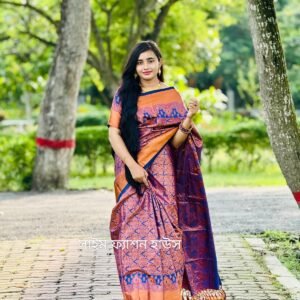 কাঞ্চিবরন কাতান শাড়ি